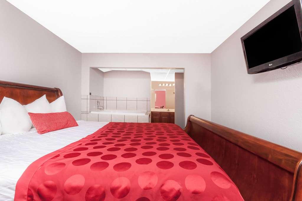 Ramada By Wyndham Henderson/Evansville Room photo