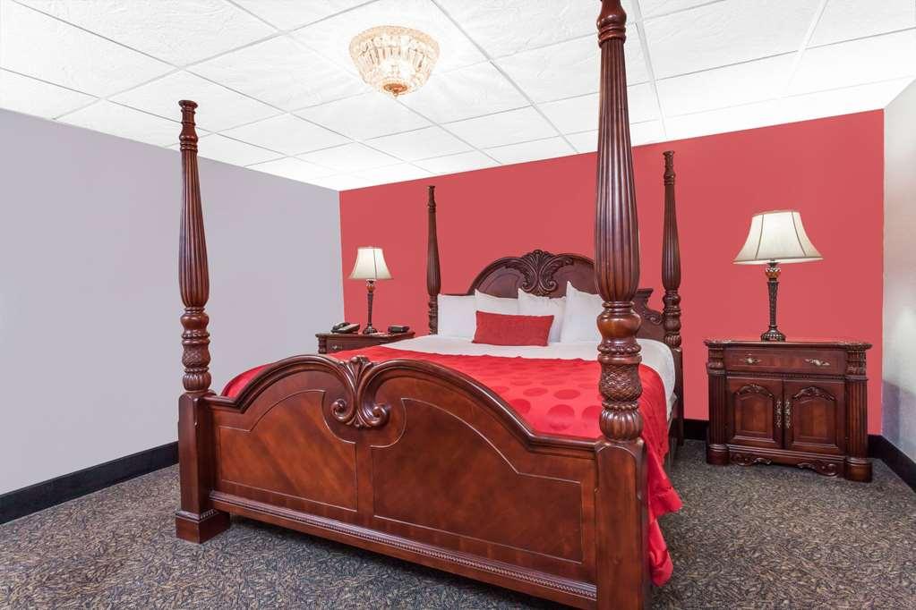 Ramada By Wyndham Henderson/Evansville Room photo